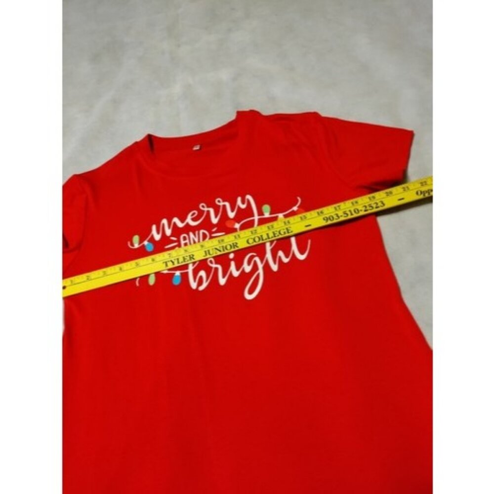 Christmas T-Shirt Medium NWOT Womens MERRY AND BRIGHT - Picture 6 of 9